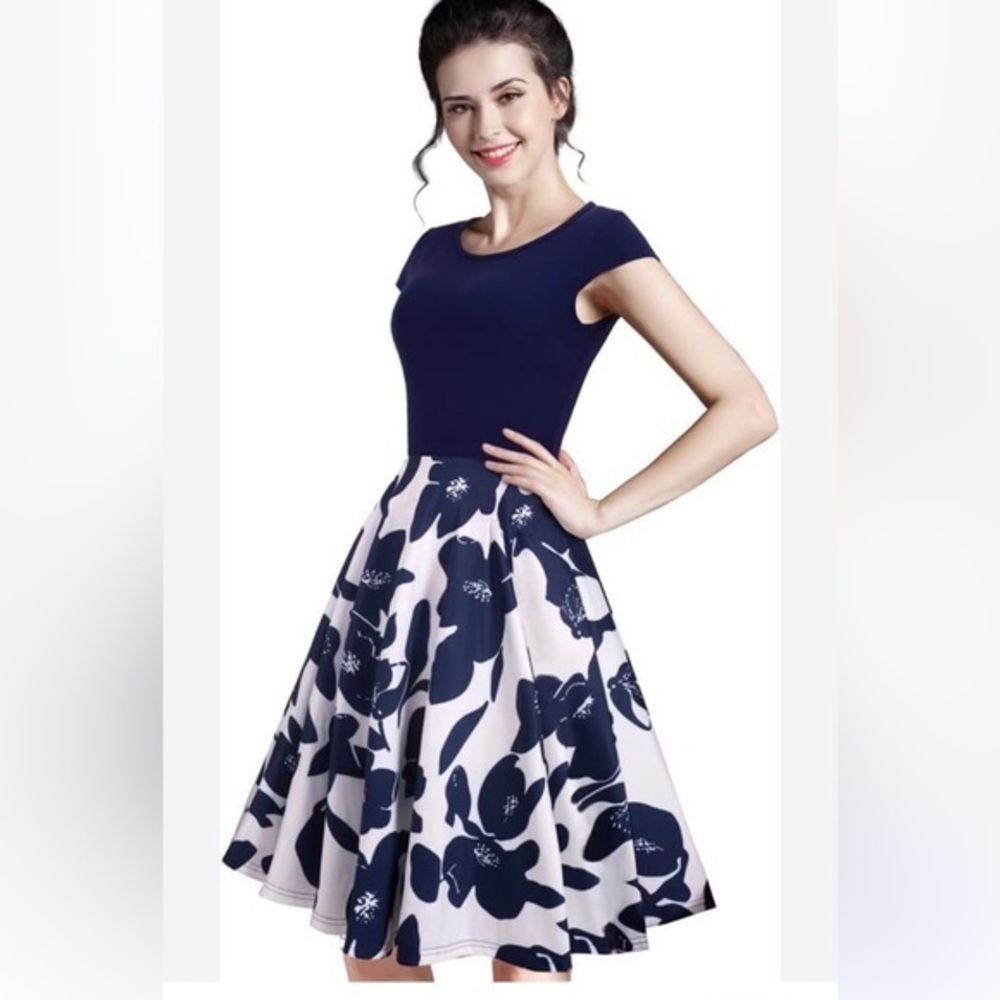 NWT Homeyee Navy and White Floral A-Line Dress Size Small